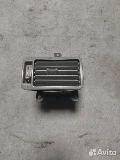 Дефлектор левый Mitsubishi Pajero 2