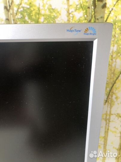 Монитор Samsung