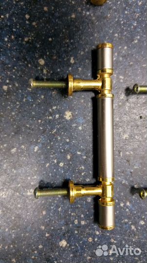 Ручки дверок шкафов