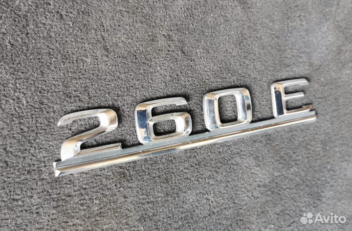 Шильда 260 Е на багажник Mercedes W124 260 E