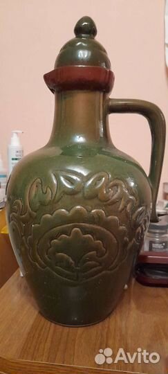 Глиняный кувшин большой