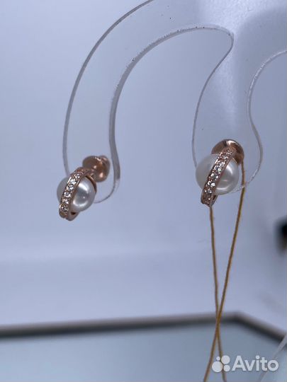 Золотые серьги гвоздики с жемчугом
