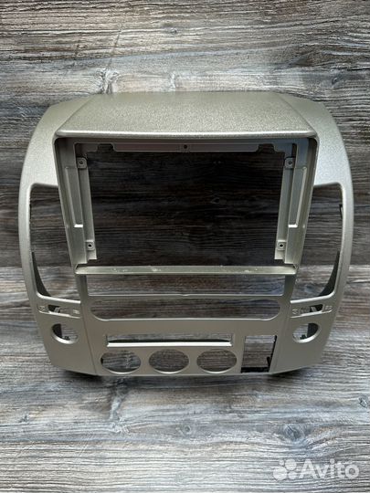 Панель Nissan Pathfinder 3