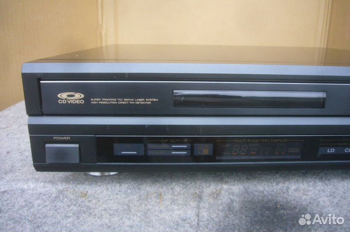 Проигрыватель LD и CD Yamaha CDV-1000
