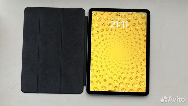 iPad Air 4 64gb с чехлом SMART Folio