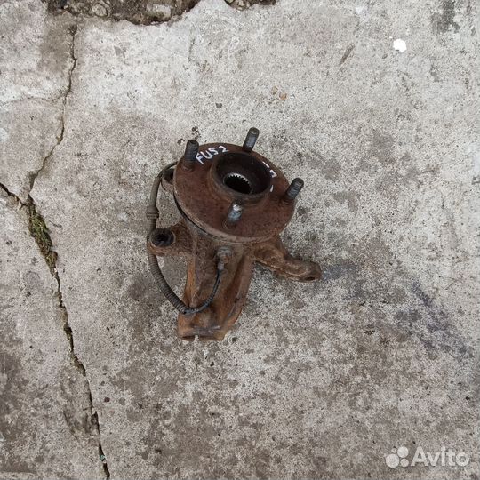 Левый/правый кулак Ford Fusion/Fiesta