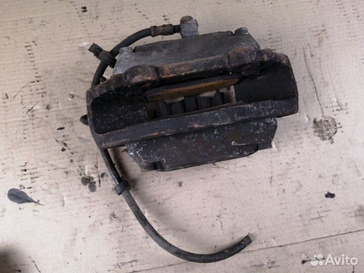 Суппорт передний левый Mercedes-Benz M-Class W163