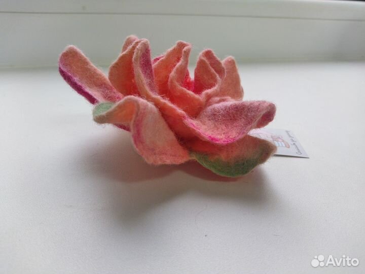 Брошь ручной работы