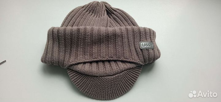 Шапка-шлем с козырьком