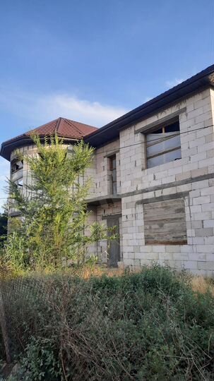 Коттедж 242 м² на участке 5 сот.