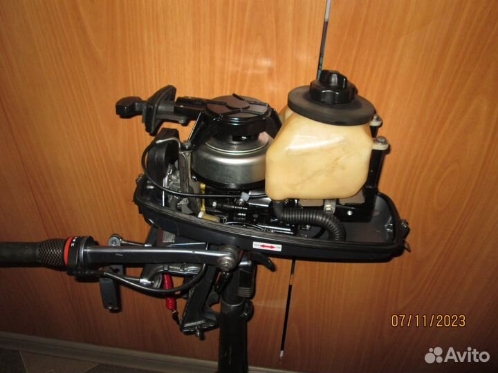 Лодочный мотор 
