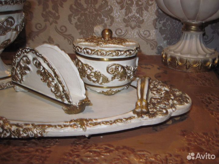 Набор: поднос, конфетница, сахарница, салфетница