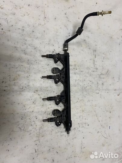 Форсунки (топливная рампа ) Peugeot 308 (Ep6)