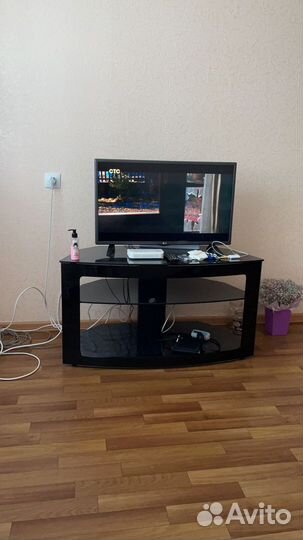 Тумба под телевизор, такой в эльдорадо 10000 стоит
