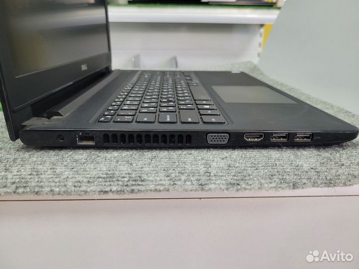 Ноутбук dell i3-6006U 8GB DDR4 256GB SSD