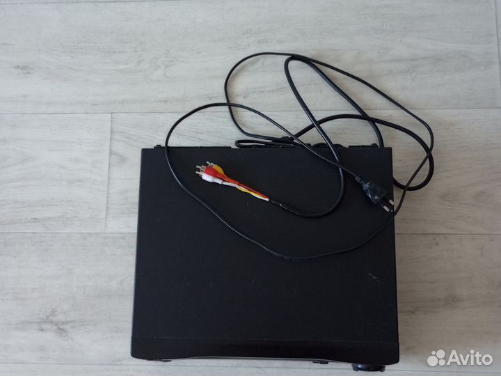 Видеомагнитофон LG