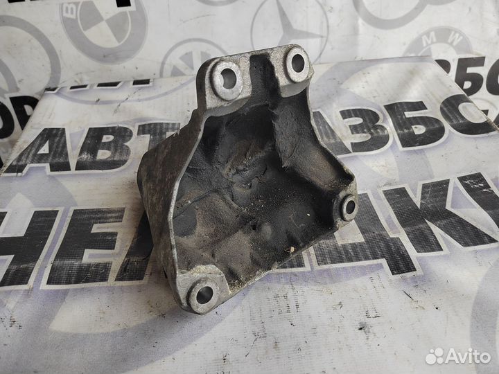 Опора двигателя правая BMW F10 N47 D20C V-2.0tdi