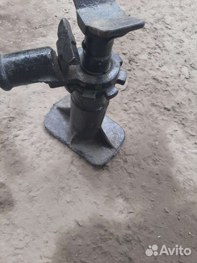 Домкраты на авто