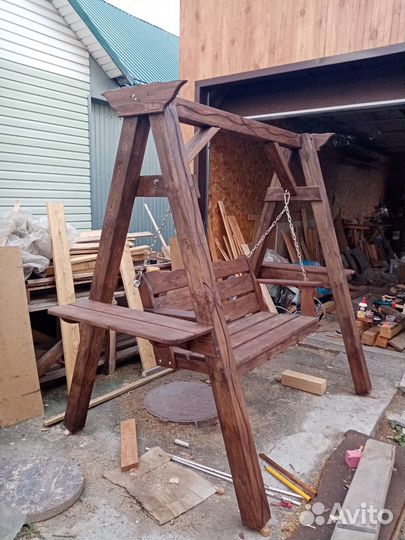 Садовые качели из дерева