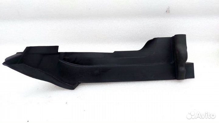 Уплотнитель крыла передний правый Audi Q7 4M crec