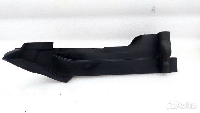 Уплотнитель крыла передний правый Audi Q7 4M crec