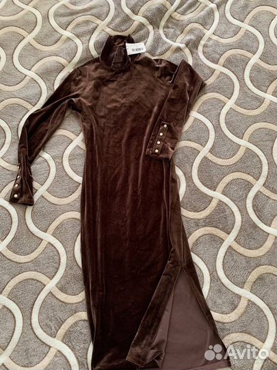 Вечернее платье бархатное в пол 44