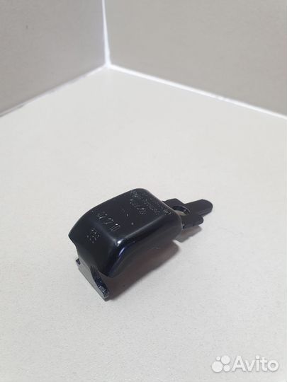 Кронштейн сиденья Volkswagen Passat B6