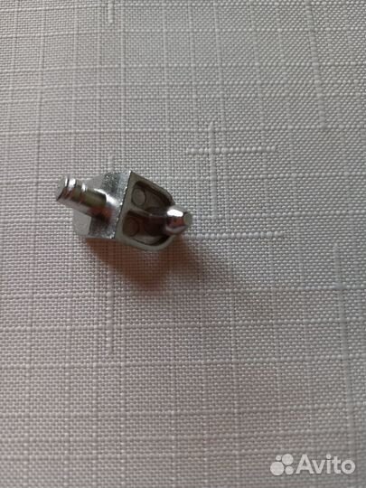 Мебельная фурнитура Полкодержатели Уголки