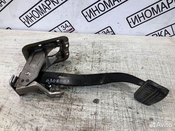 Педаль тормоза Mitsubishi Lancer АКПП 4G18