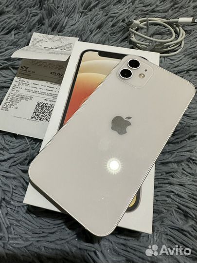 iPhone 12, 64 ГБ