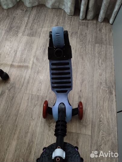 Самокат детский трехколесный со светящимися колеса