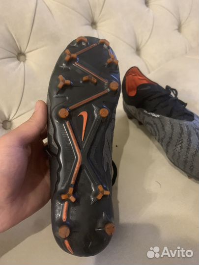 Футбольные бутсы nike phantom