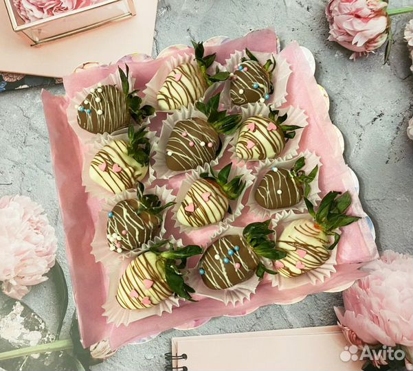 Клубника и бананы в бельгийском шоколаде