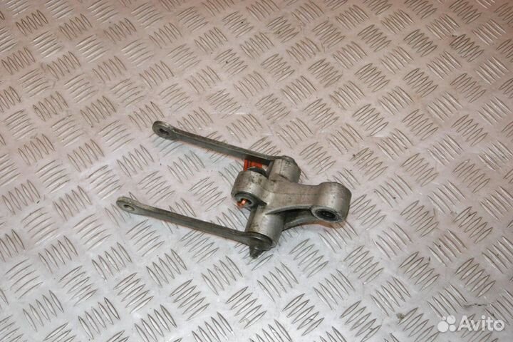 Прогрессия Yamaha FZR400, 1WG