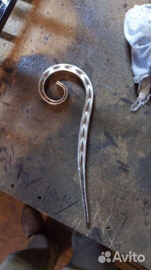 Вешалка настенная