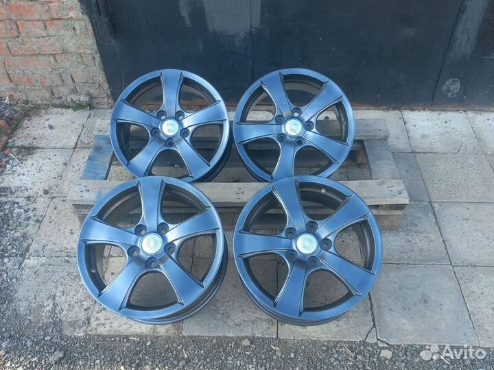 5/114.3 r16 диски литые