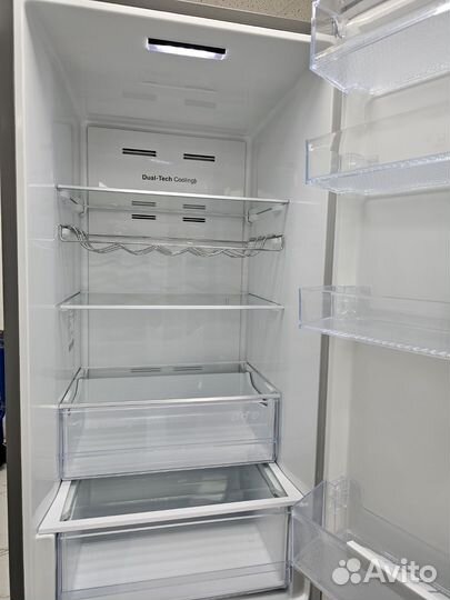 Двухкамерный холодильник Hisense. Доставка