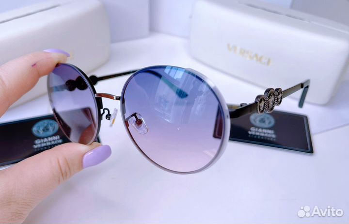 Солнцезащитные очки Versace