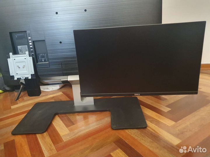 Двойная стойка с двумя мониторами Dell