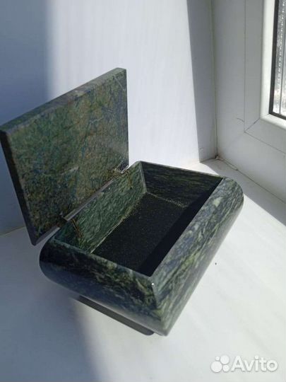 Шкатулки из натурального камня змеевик
