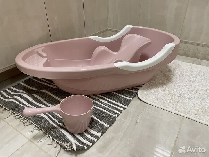 Ванночка для купания с горкой