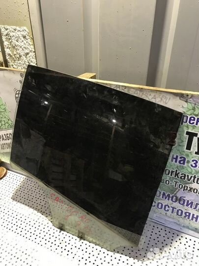 Стекло двери заднее правое Renault Sandero 1 Stepw