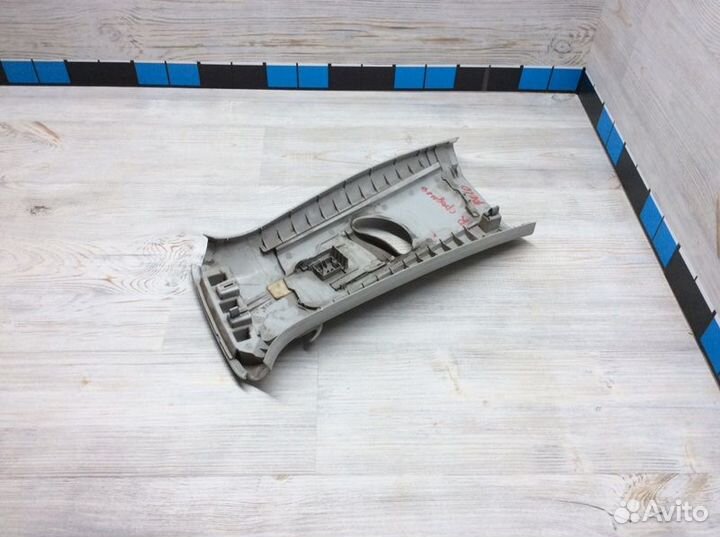 Обшивка стойки правая Volkswagen Polo (SED RUS)