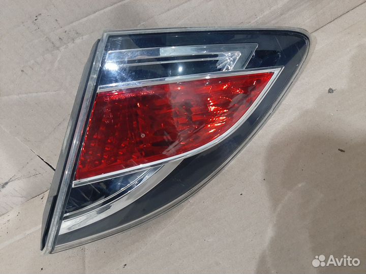 Задний правый фонарь в крышку багажника Mazda 6 GH