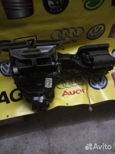 Печка в сборе передняя Skoda Octavia 1Z3 1.6 BLF