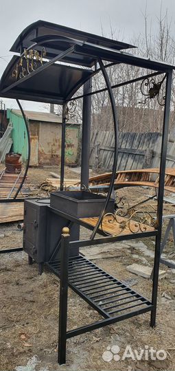 Мангальная зона под крышей