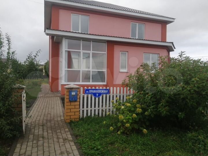 Коттедж 137 м² на участке 10 сот.