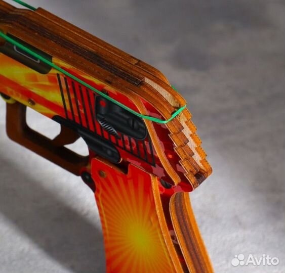 Сувенир деревянный пистолет