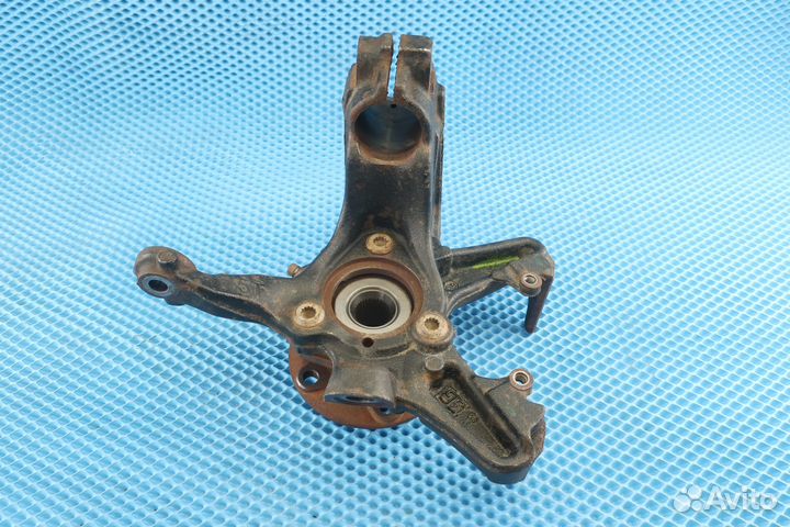 Кулак поворотный передний левый Golf 6 1K0407255T