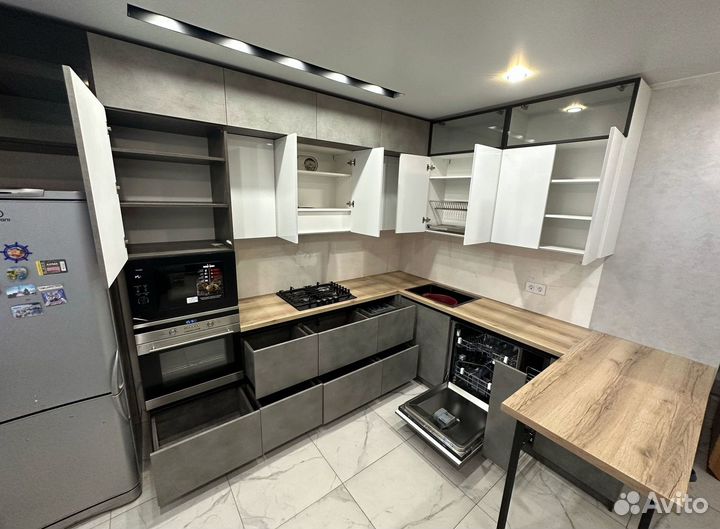 Кухонный гарнитур сканди в потолок